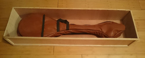 box and carrying bag for the camel head fiddle